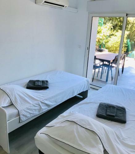 Apartamento Bas de Villa Avec Piscine, 7km de La Plage