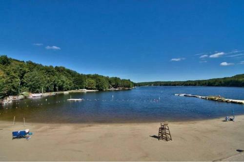 Luxurious Cabin By Ski & Lake W/ Community Pool