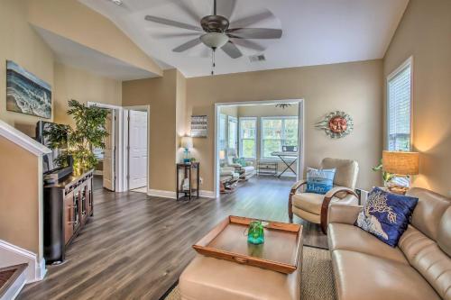 Resort Townhome With Pool Access On Golf Course