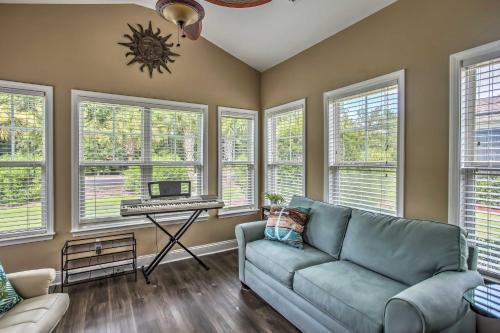 Resort Townhome With Pool Access On Golf Course