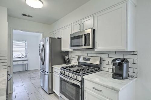 Groovy Austin Hideaway With Outdoor Game Patio!
