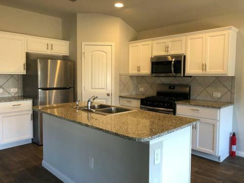 3b 2b Spacious New House In Austin