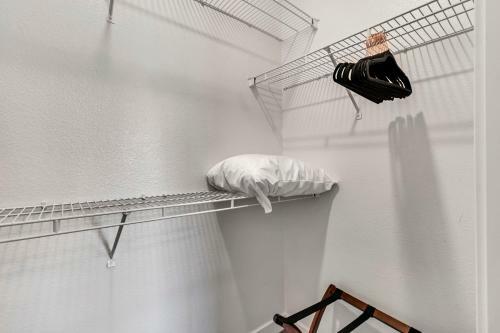 Apartamento Gorgeous Ground Floor Unit W Attached Garage
