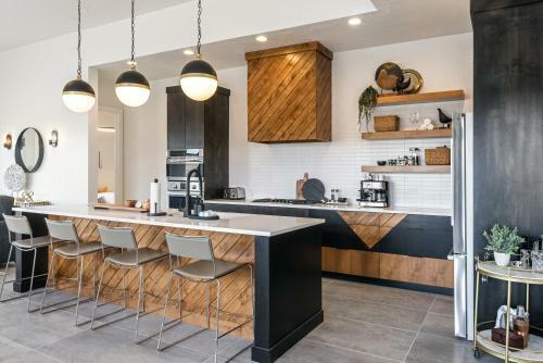 Modern Luxury Retreat At Copper Rock Golf Course