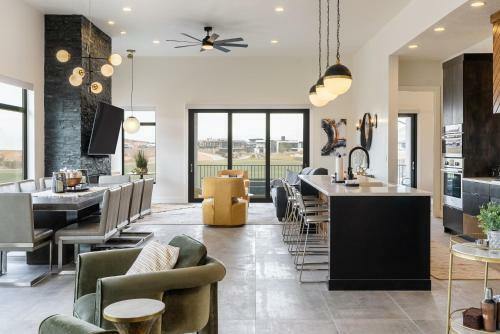 Modern Luxury Retreat At Copper Rock Golf Course