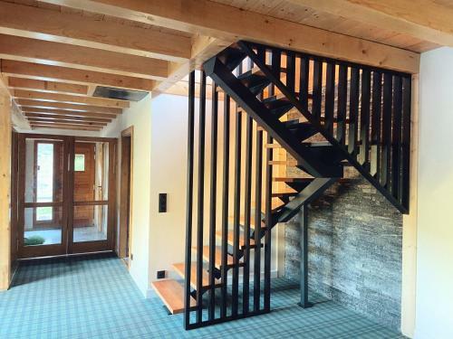 Superbe Chalet Situ� � Sommand Vers Les Pistes