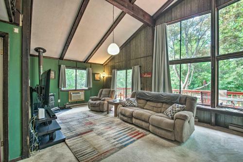 Mcgaheysville Abode With Deck About 2 Mi To Skiing!