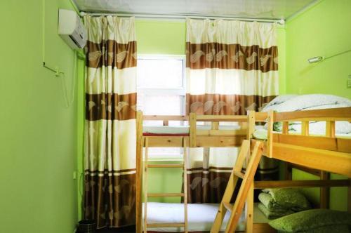 Luoyang Longmen Youth Hostel