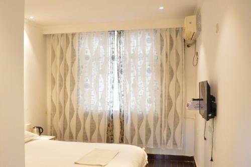 Luoyang Longmen Youth Hostel