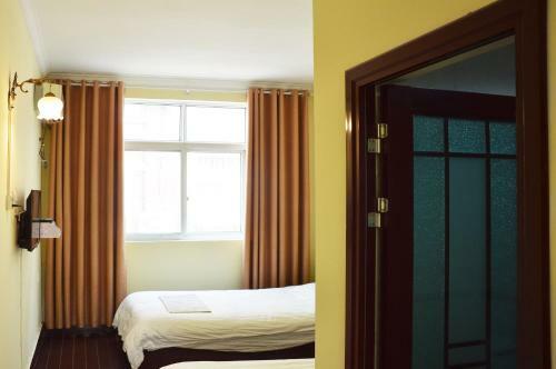Luoyang Longmen Youth Hostel