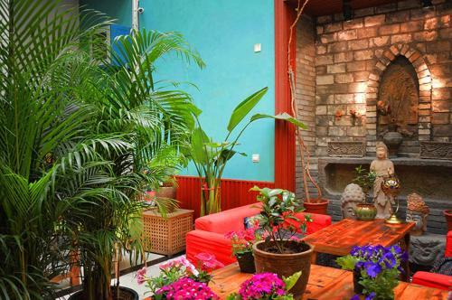 Luoyang Longmen Youth Hostel