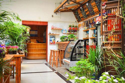 Luoyang Longmen Youth Hostel