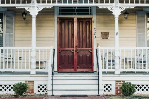 Posada Armistead House - Historic Victorian Inn