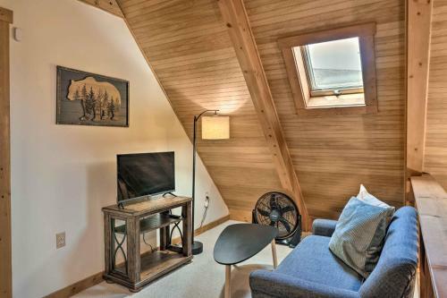 Davis Cabin, Near Hiking, Boating And Skiing!