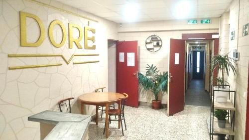 Hotel H�tel Dor�