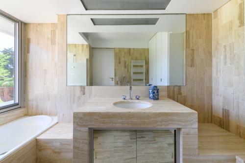 The Vent De Sable Villa - Baroque Linked To Modernity