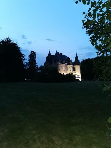 Hostal Ch�teau De Launay Guen