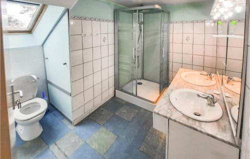 Awesome Home In Saint-martin-sur-oust With 3 Bedrooms