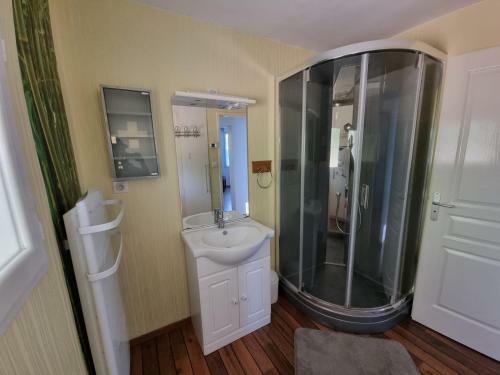La Bruy�re - Maisonnette Mitoyenne Avec Jardin