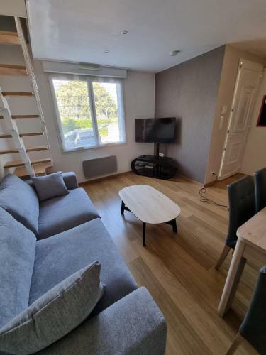 La Bruy�re - Maisonnette Mitoyenne Avec Jardin