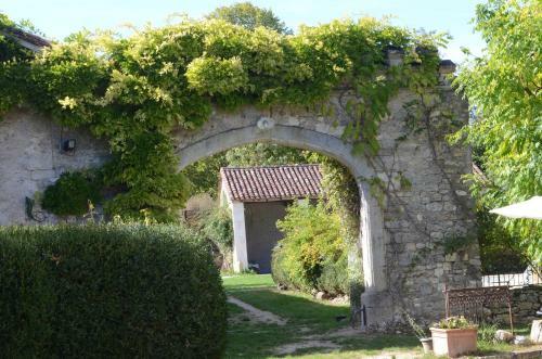 Bed & Breakfast La Ma�sou-pastel Et Fleur