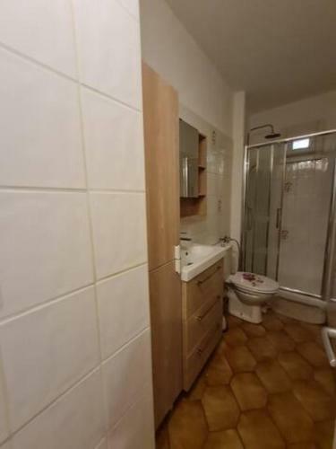 Charming Authentic Apartment In Central Location
