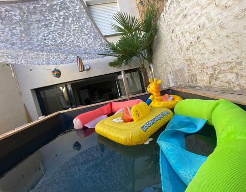 Charentaise Avec Piscine 20min De La Plage -