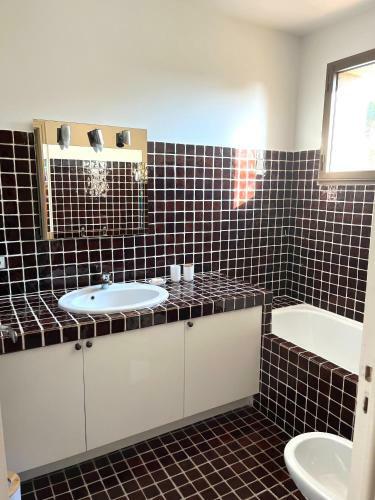 Charmante Villa Proven�ale Hauts De Vaugrenier