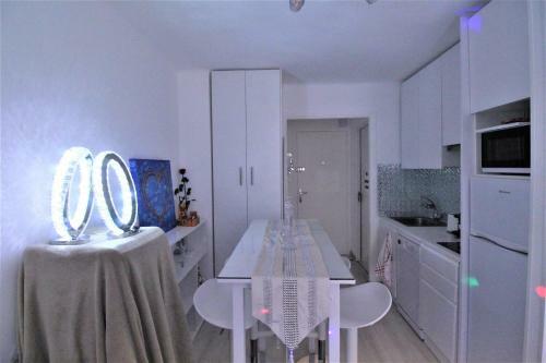 Center Apartment, 5min Monaco Casino, Bnbrickeys