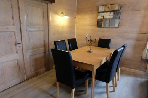 Sunnfjord Apartment In J�lster