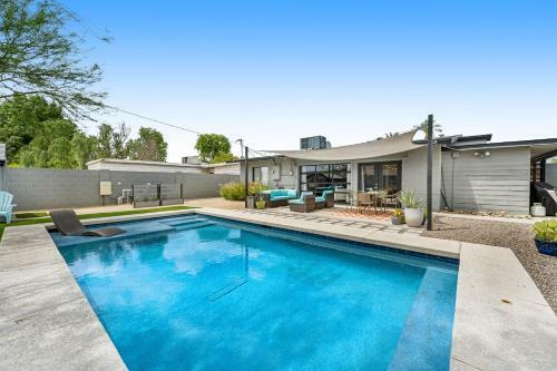 Melrose Mid-century Oasis