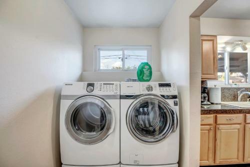 Boho Pad W Pool Located 5 Mins From Old Town