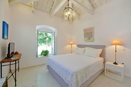 Hydra Luxury Getaway - Maria's Cozy Home