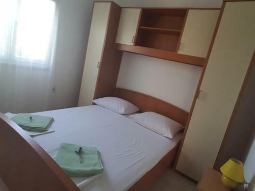 Cosy Apartment Frane Island Murter