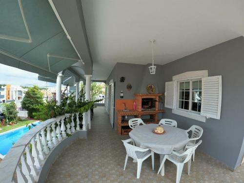 Luxury Apartment 4 Bedrooms Pool In Marisol
