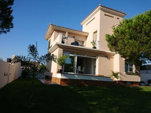 Villa Loma Beach