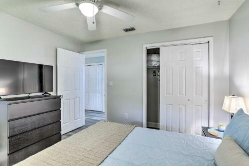 Largo Retreat With Backyard Oasis Walk To Lake