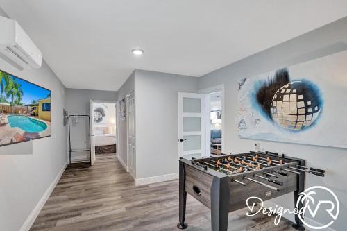 Beautiful 4 Br With Private Heated Pool
