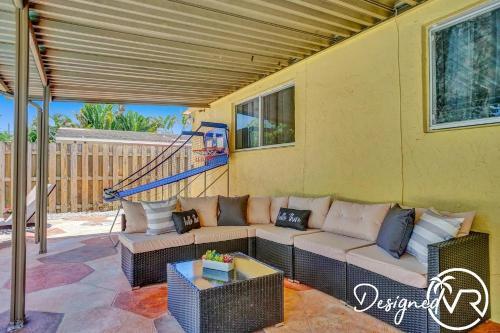 Beautiful 4 Br With Private Heated Pool