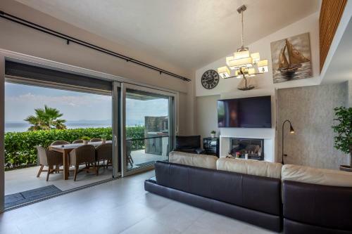Villa Almyra On The Beach