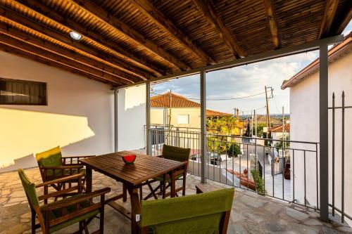 Valira Cozy Maisonette - Relaxing Vibes Getaway