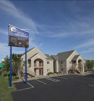 Hotel At Waterwalk