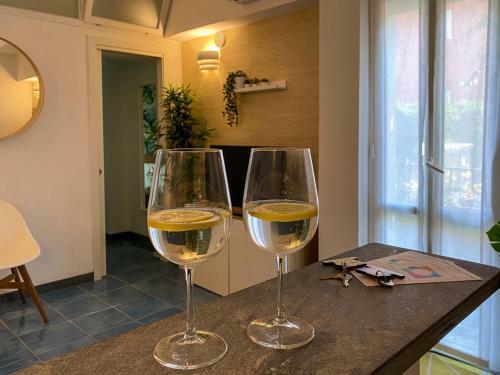 Fetta Di Limone Apartment With AC And Patio