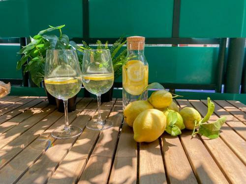 Fetta Di Limone Apartment With AC And Patio