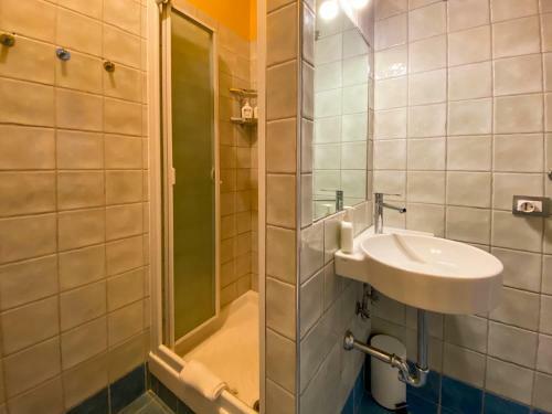 Fetta Di Limone Apartment With AC And Patio