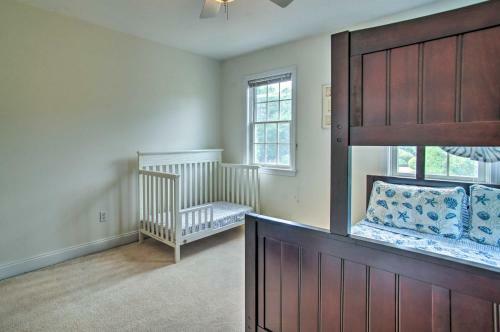Marion Home With Private Deck Less Than 1 Mi From Beach