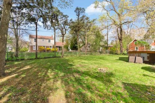 Cozy & Quaint Southfield Home