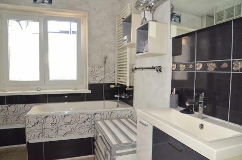 Hostal Chambre Chez Nous