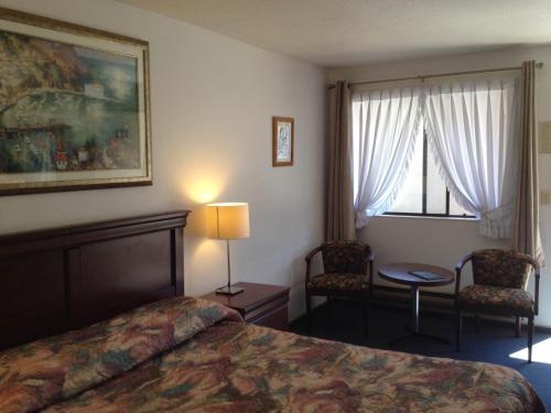 Red Roof Motor Inn