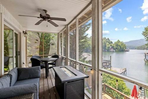 Lakefront Home W/ Mountain Views -boating & Kayaks